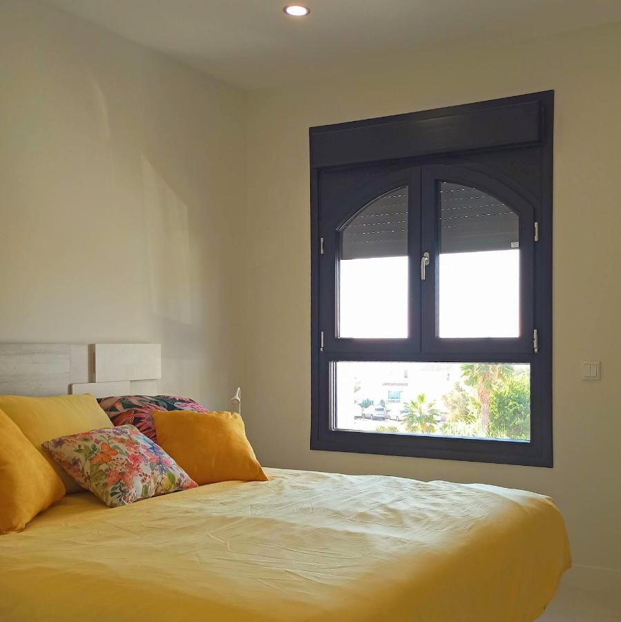 La Paloma Beach Apartment With Pool By Casa Del Sol Hr Manilva Ngoại thất bức ảnh