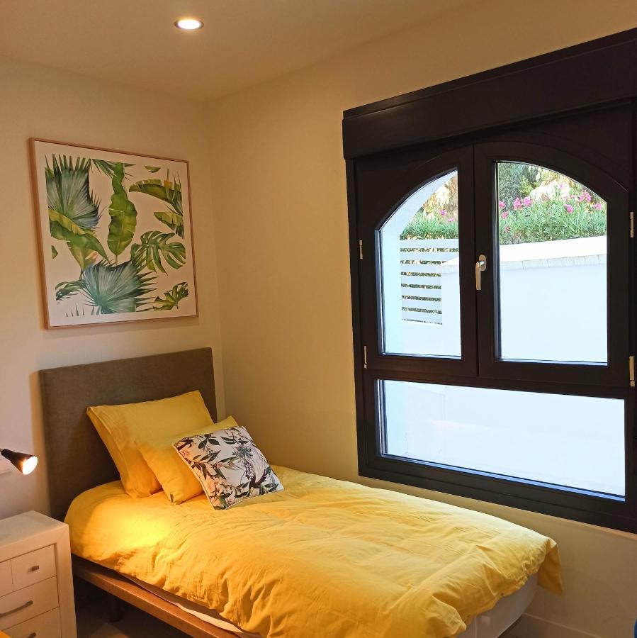 La Paloma Beach Apartment With Pool By Casa Del Sol Hr Manilva Ngoại thất bức ảnh