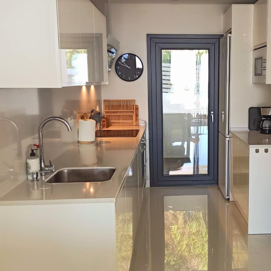 La Paloma Beach Apartment With Pool By Casa Del Sol Hr Manilva Ngoại thất bức ảnh